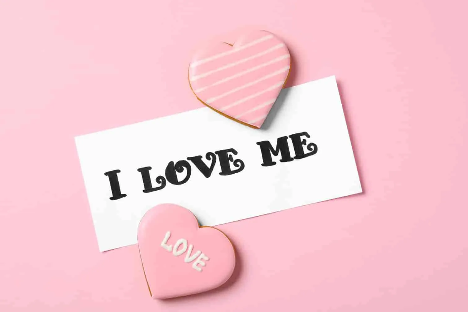 Photo avec écrit "I love me" pour traiter du sujet de l'estime de soi