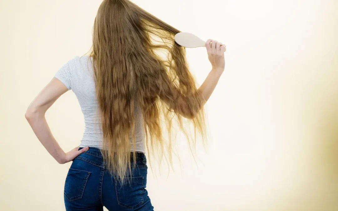 Levure de bière et cheveux : bienfaits, posologie et résultats sur la pousse