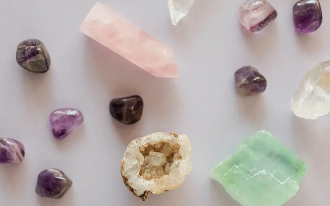 Lithothérapie et bienfaits des pierres : le guide pour choisir et utiliser vos cristaux